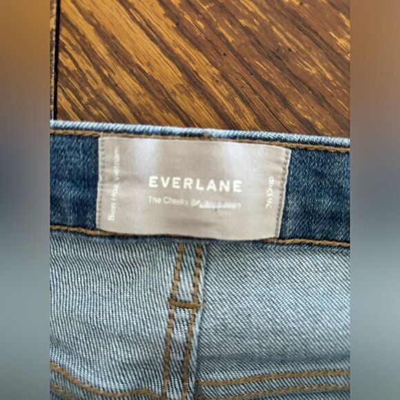 Everlane the Cheeky bootcut Jean size 26 crop 98% cotton - Picture 9 of 10